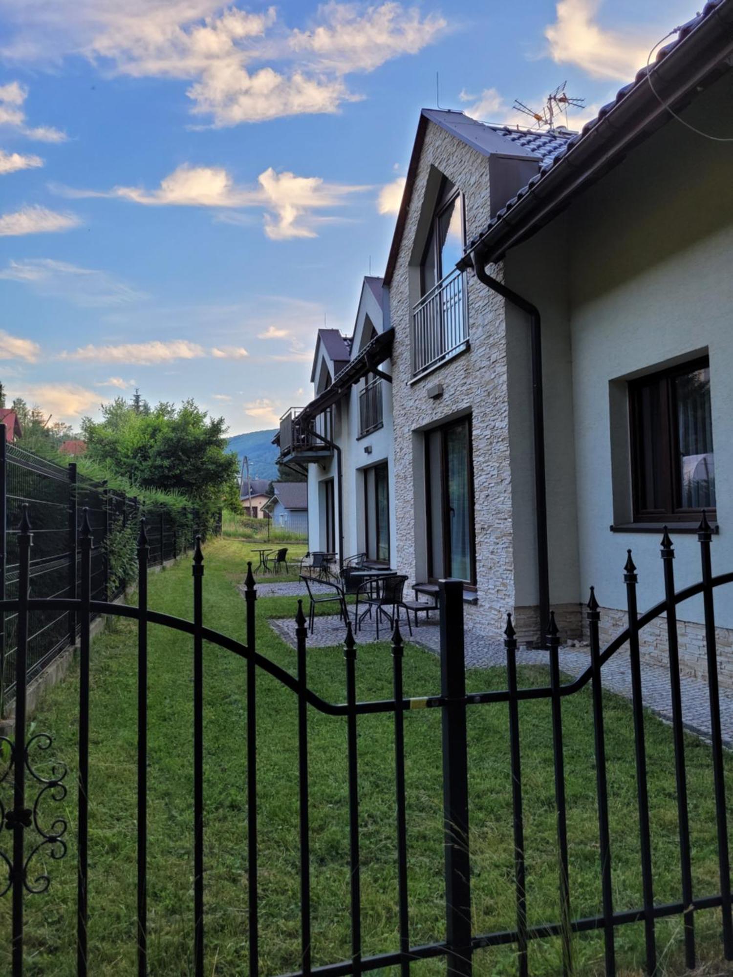 Apartamenty Pod Skrzycznem Щирк Екстериор снимка
